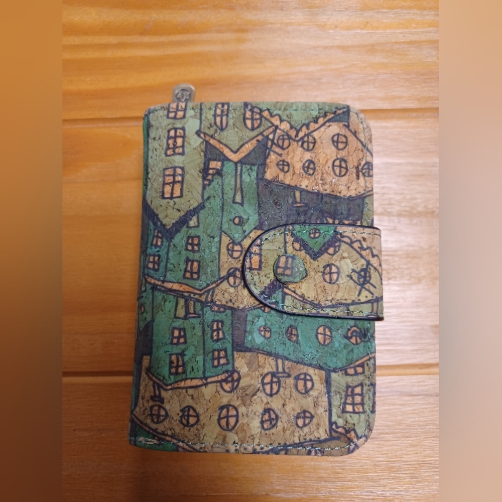 Recycable Cork Wallet Lots Of compartments With House Design